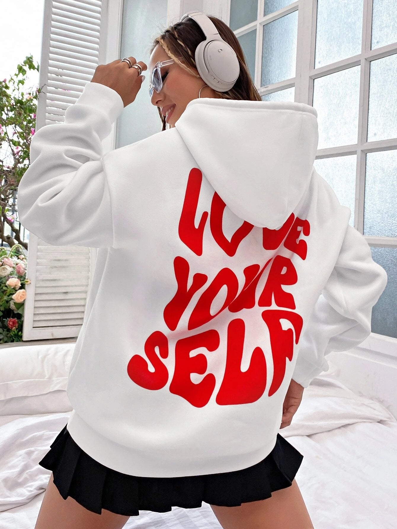 Love Yourself Hoodie til kvinder