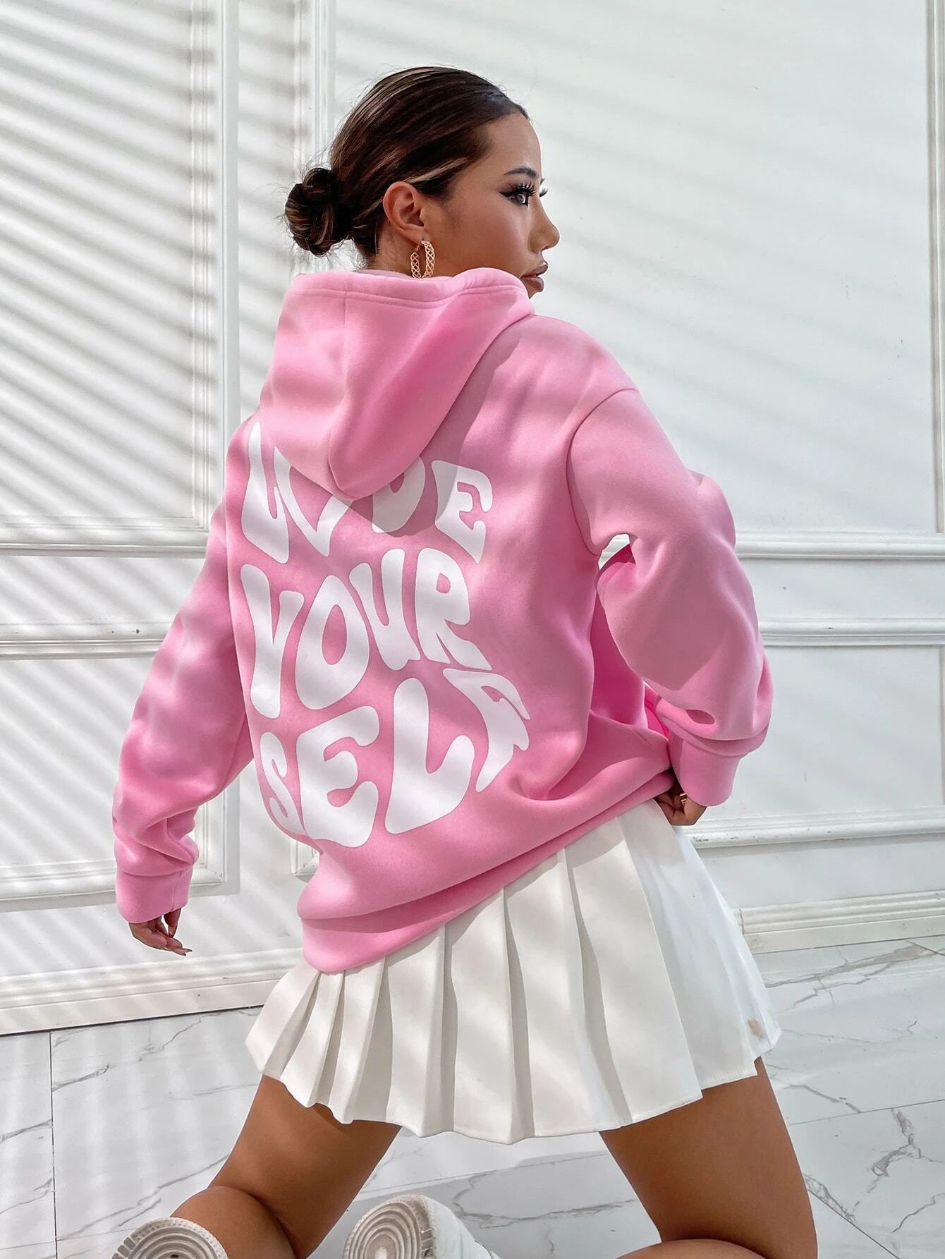 Love Yourself Hoodie til kvinder