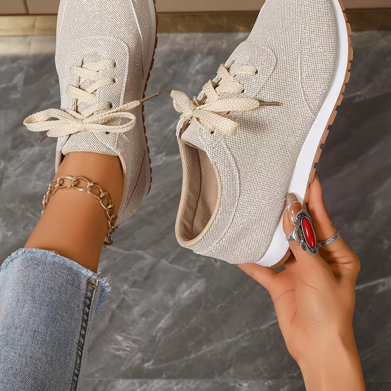 Beige sneakers til kvinder