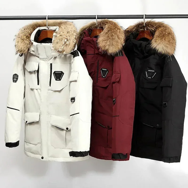 Parka vinterfrakke til mænd med pelshætte og flere lommer