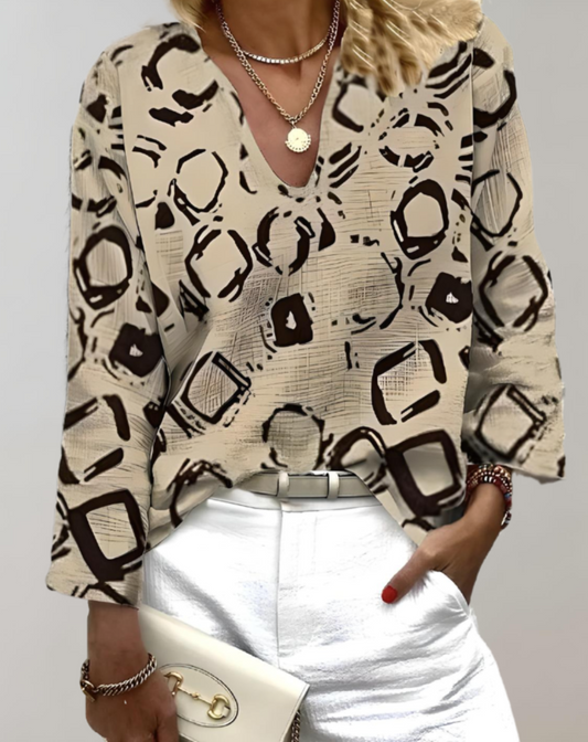 Bluse med abstrakt print til kvinder