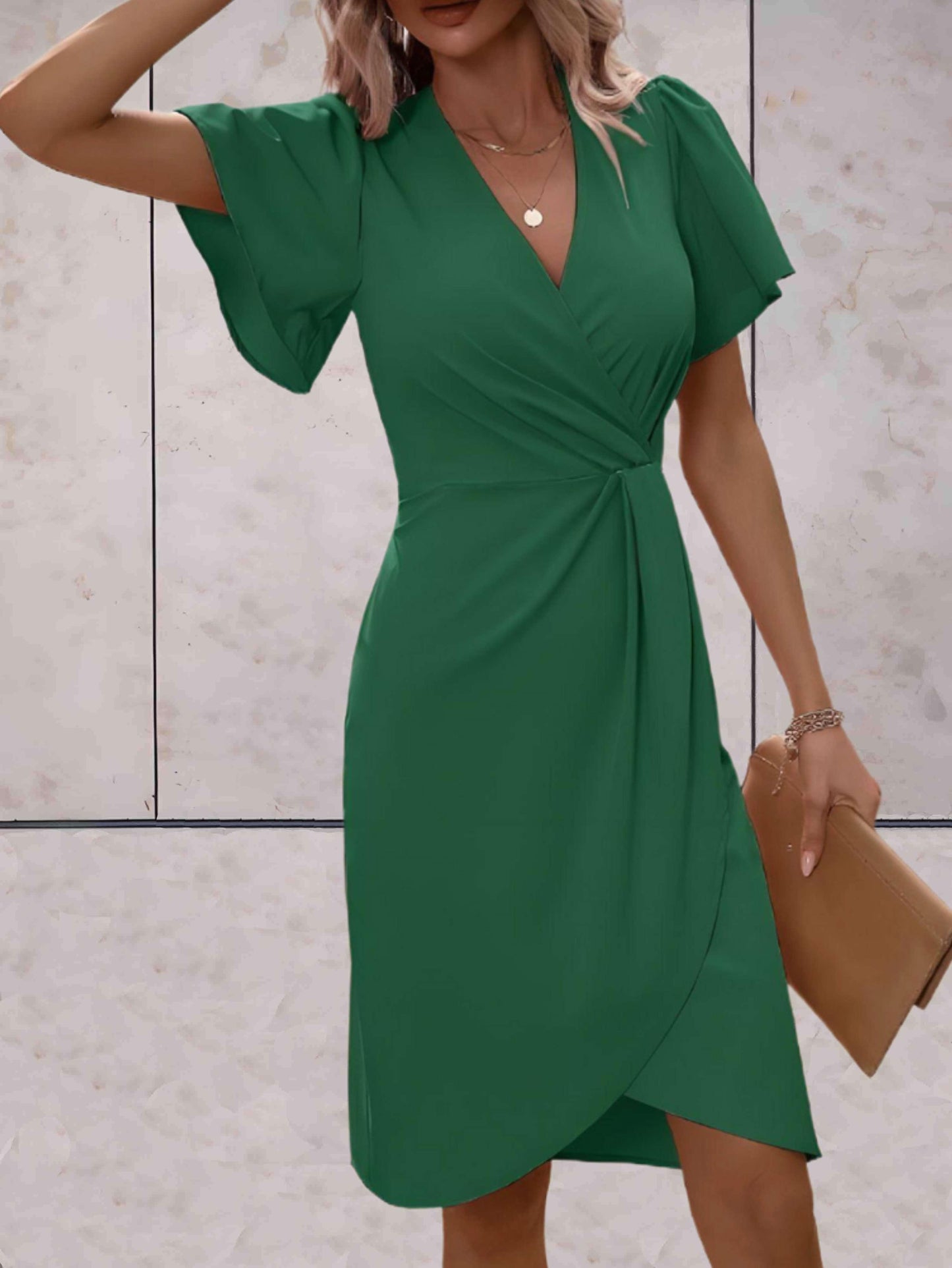 Chic slim-fit kjole med bølgende ærmer til kvinder