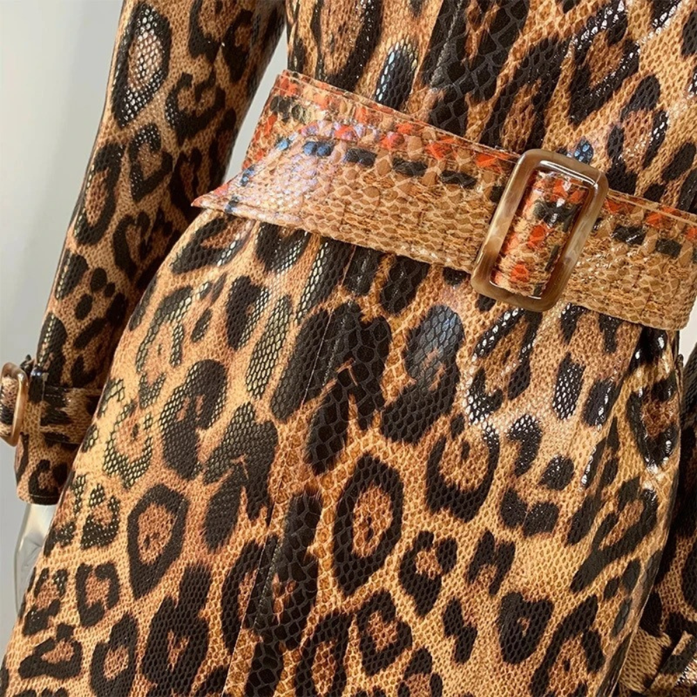Langærmet kjole med leopardprint