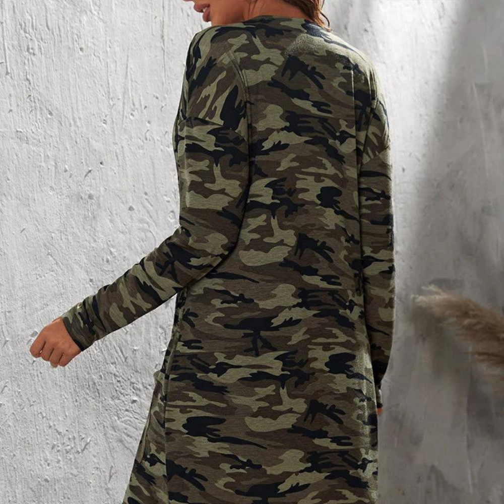 Lang frakke med camouflageprint til kvinder