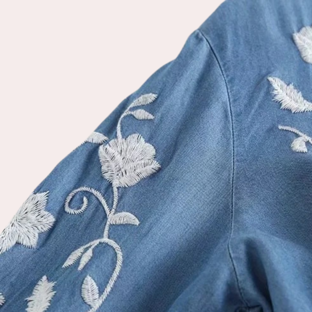 Cardigan med blomsterdetaljer og broderi