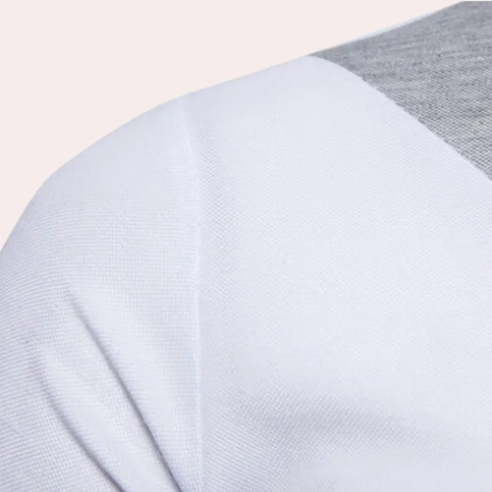 Poloshirt med geometrisk mønster i farver