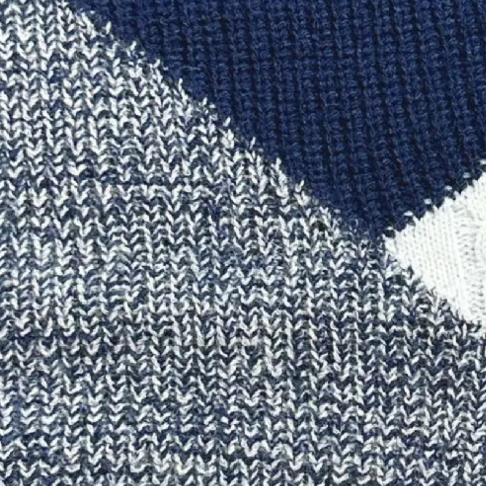 Sweater med trekantet mønster