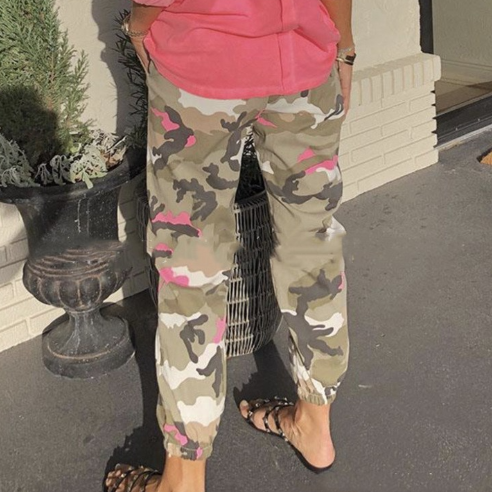 Trendy camouflagebukser til kvinder