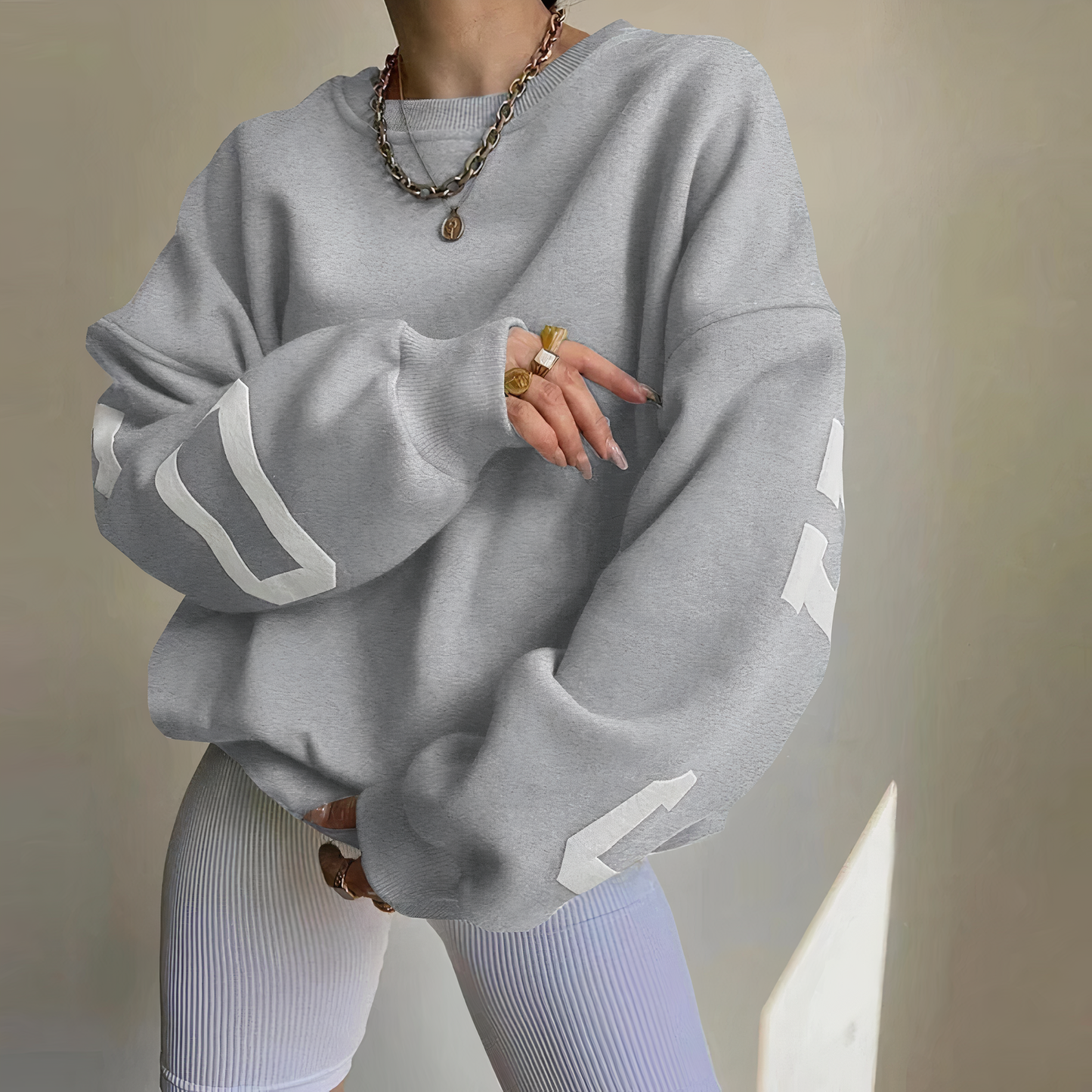 Oversize sweatshirt med bogstaver til kvinder
