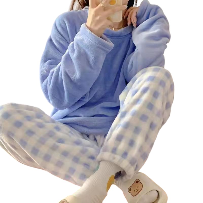 Hyggeligt pyjamassæt i fleece til kvinder