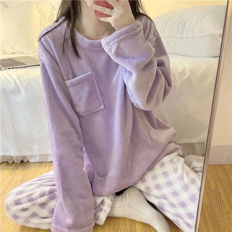 Hyggeligt pyjamassæt i fleece til kvinder