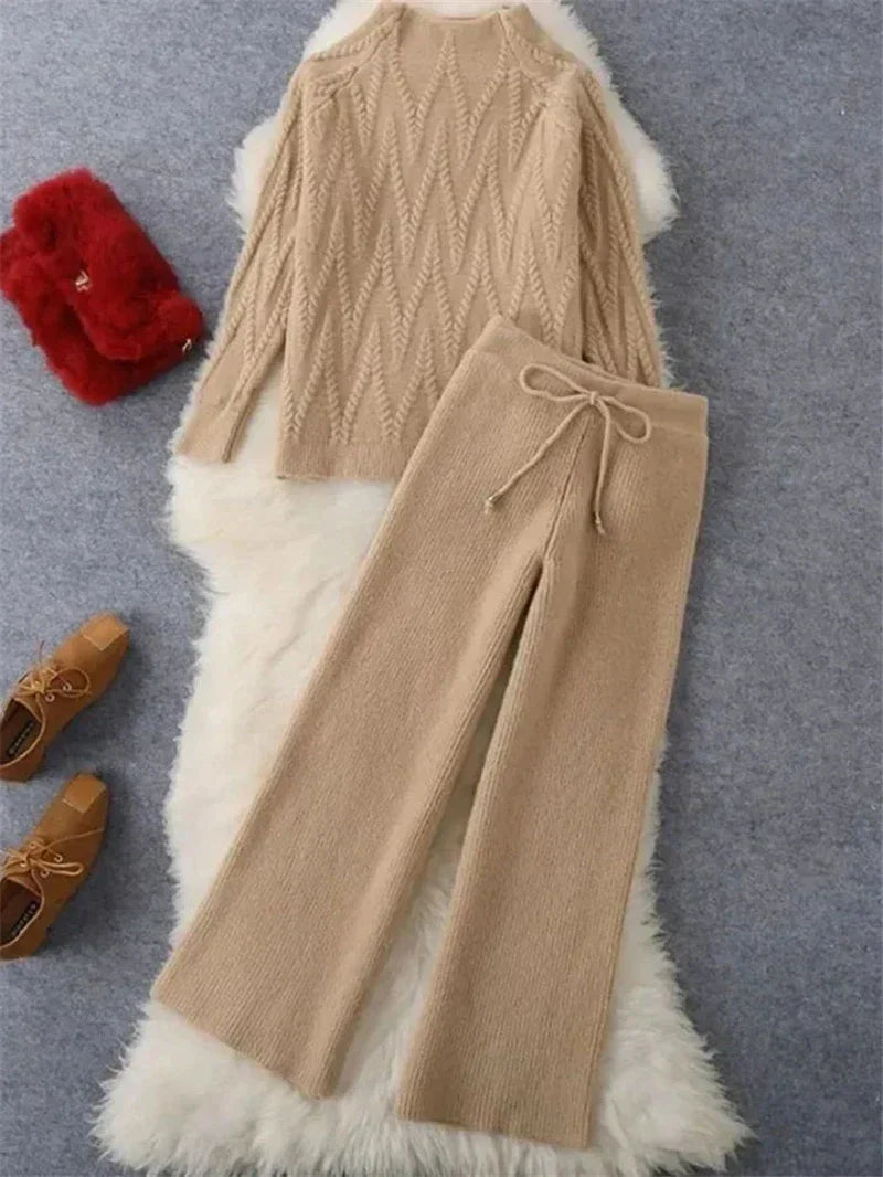 Strikket sweater, løse bukser, sæt