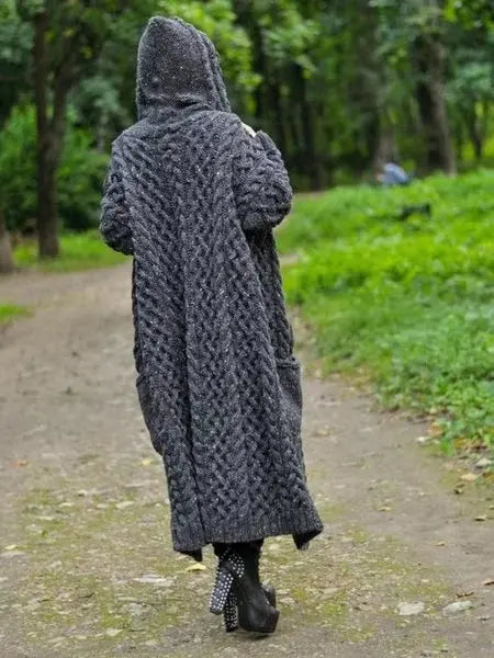 Langærmet fletstrikket lang cardigan