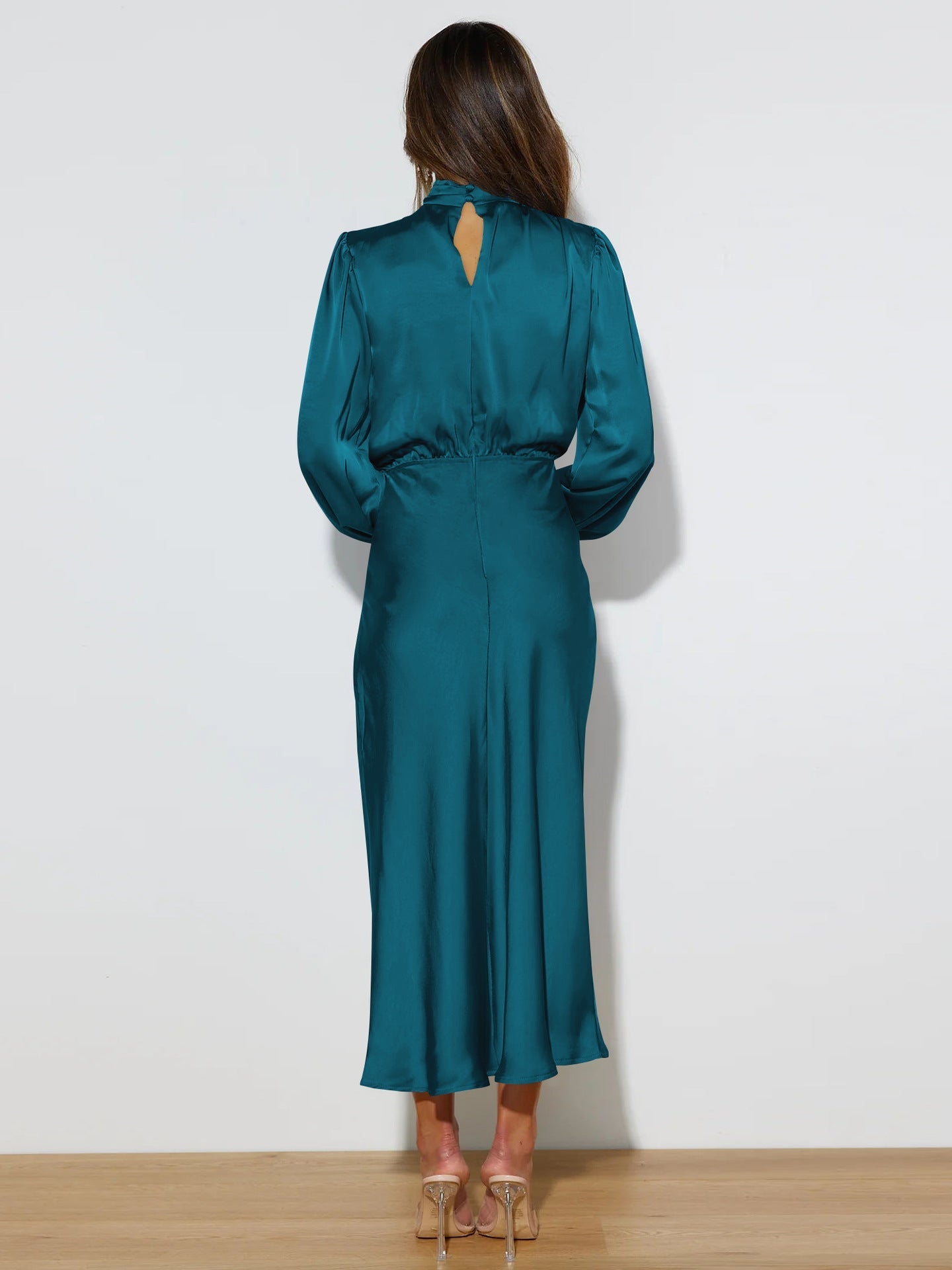 Elegant langærmet kjole i satin til kvinder
