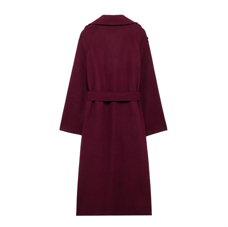 Lang bordeaux trenchcoat med bælte