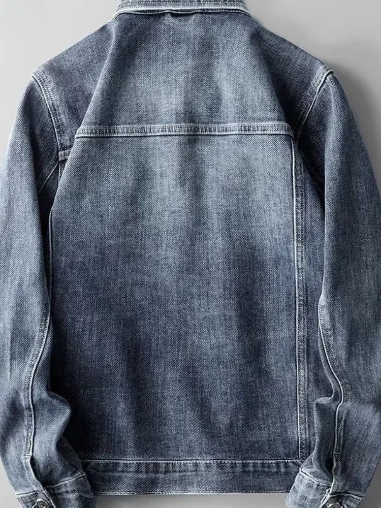 Klassisk denimjakke med knapper til mænd