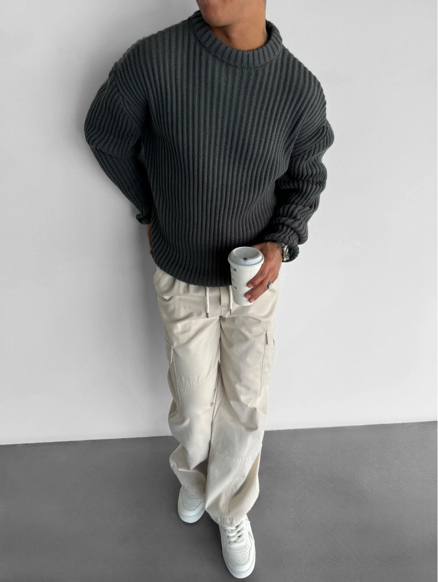 Mørkegrå kraftig strikket sweater til mænd