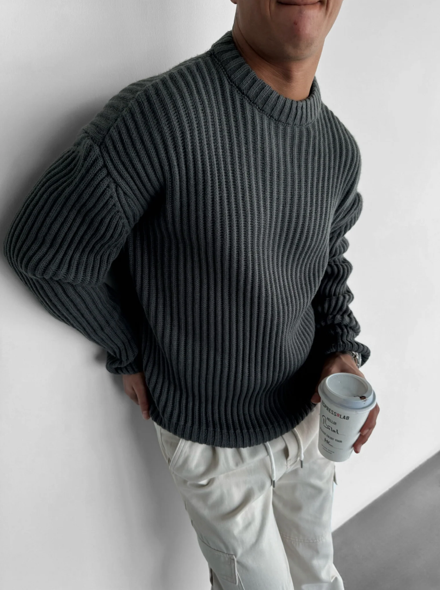 Mørkegrå kraftig strikket sweater til mænd