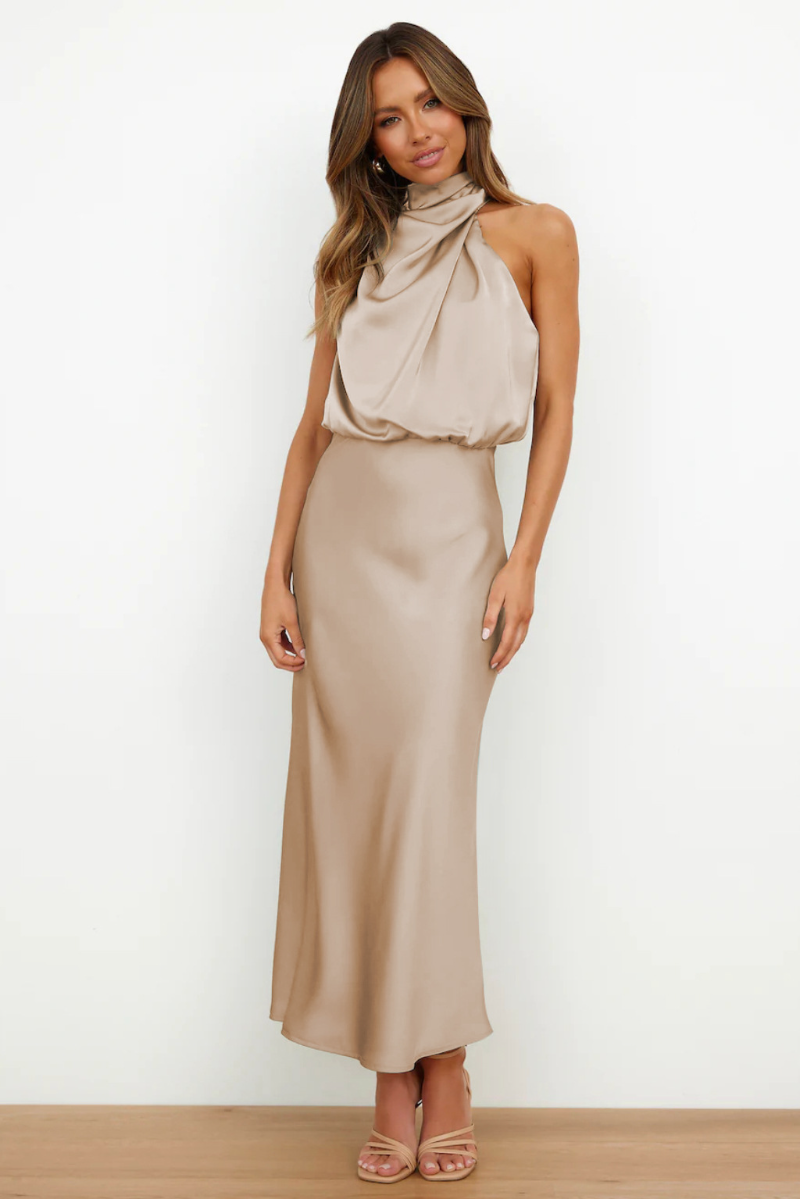 Elegant stilfuld off-shoulder aftenkjole med høj krave til kvinder