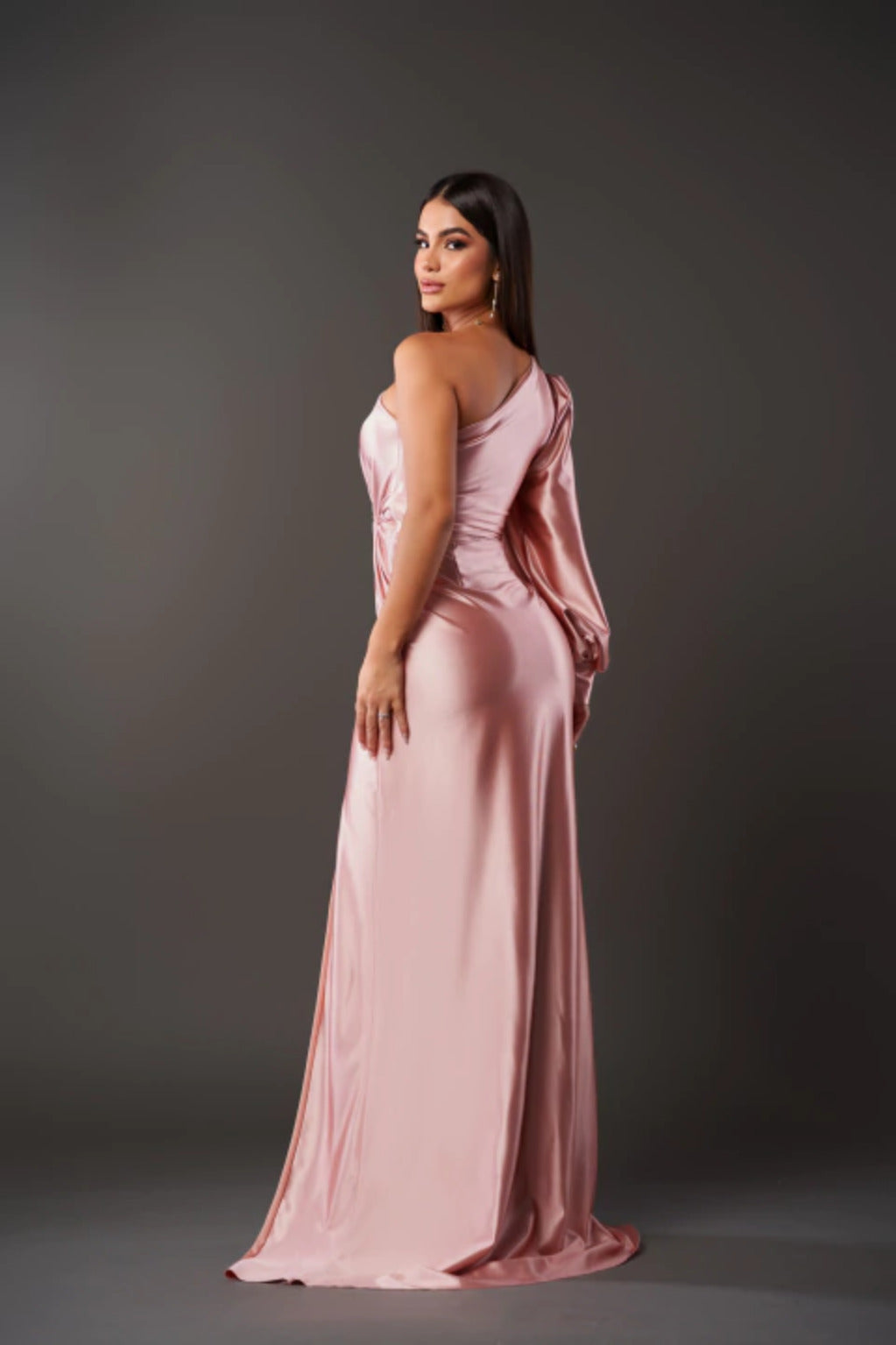 Elegant og sofistikeret kjole til kvinder