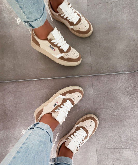 Behagelige sneakers med snørebånd til kvinder