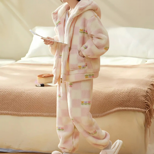 Behageligt pyjamassæt til kvinder