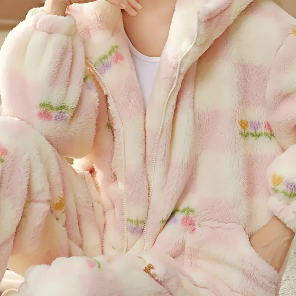 Behageligt pyjamassæt til kvinder