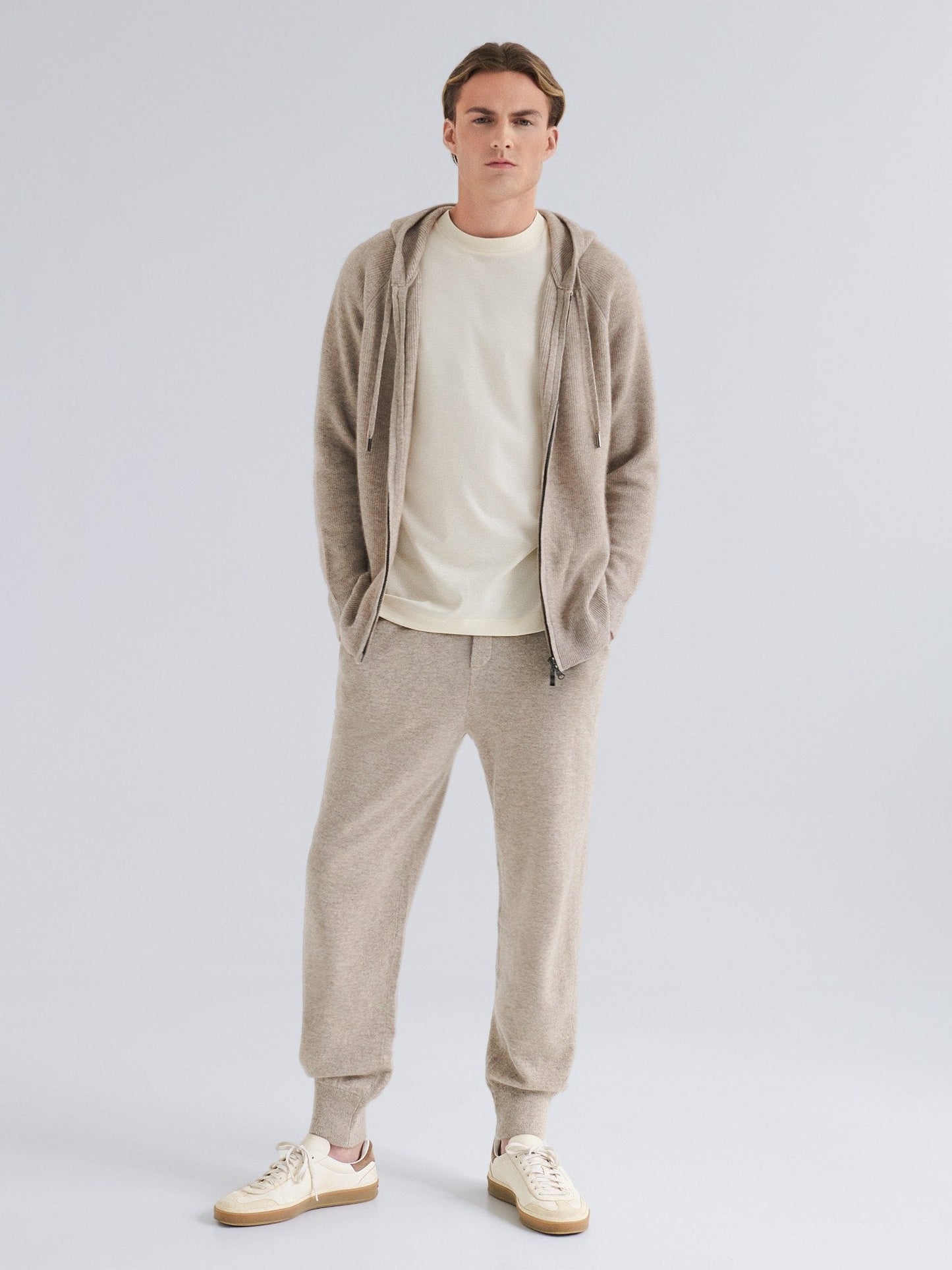 Raffinerede kashmirbukser i beige