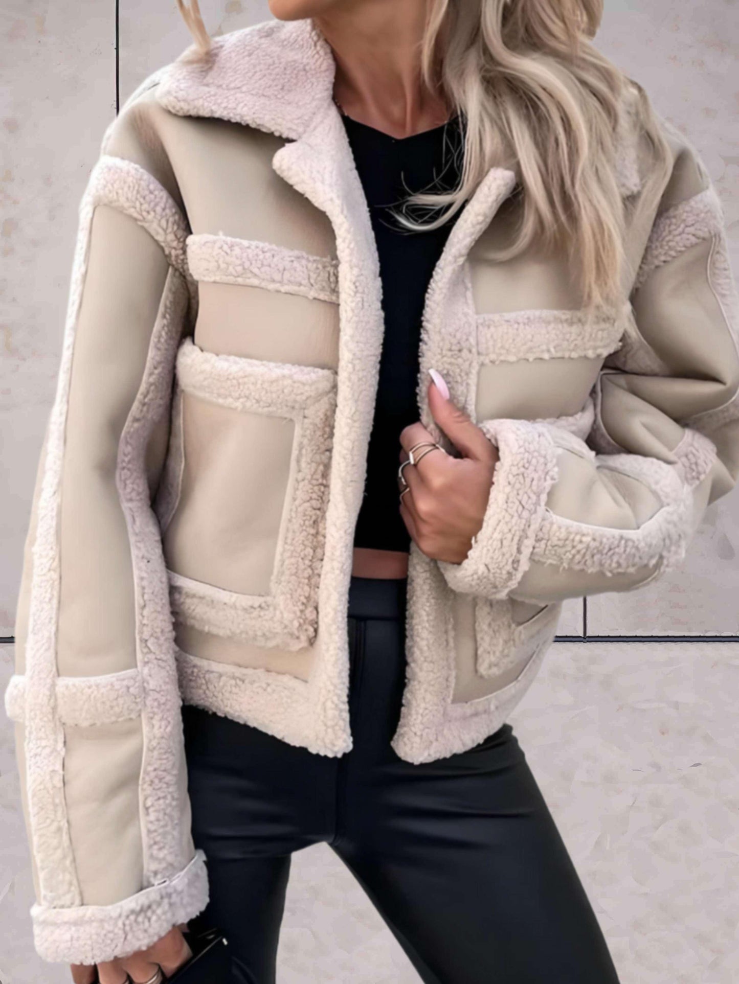 Jakke med imiteret shearling til kvinder