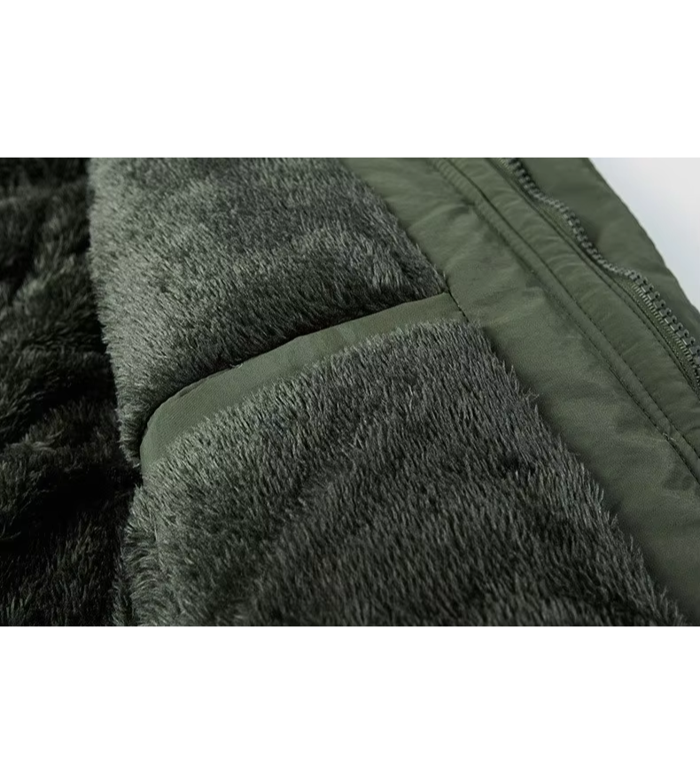 Parka vinterfrakke til mænd med pelshætte og mange lommer