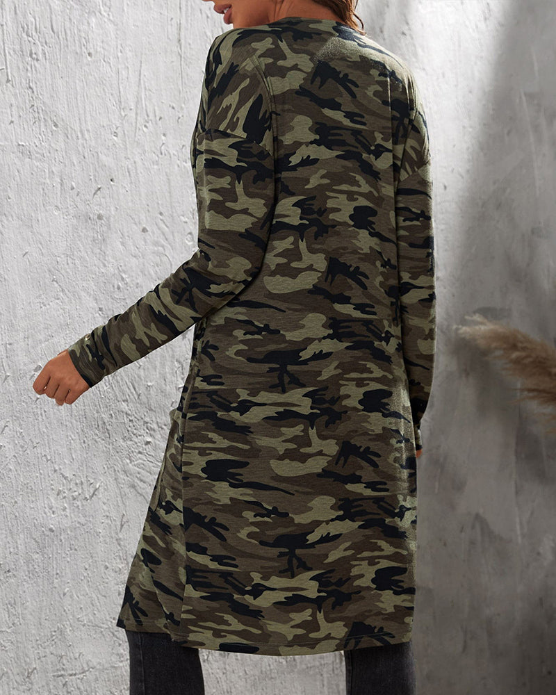 Løs jakke med camouflagemønster