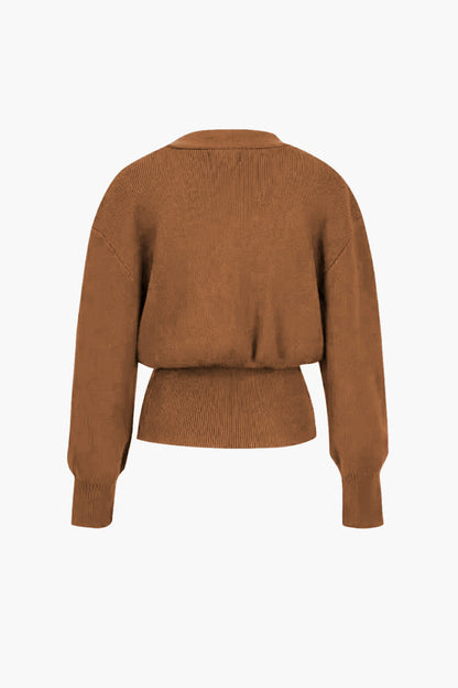 Chic strikcardigan med guldknapdetalje