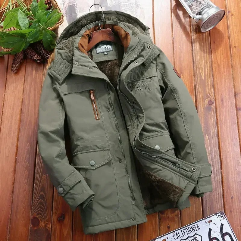 Parka vinterjakke til mænd med varmt for og hætte, velegnet til udendørs brug