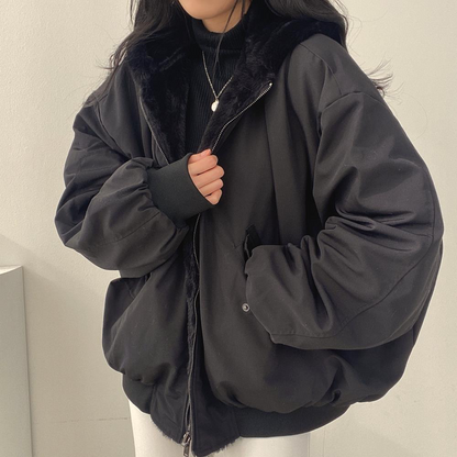 Oversized teddyjakke med hætte | Vendbar quiltet damefrakke