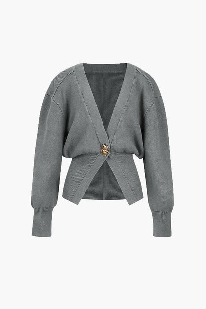 Chic strikcardigan med guldknapdetalje