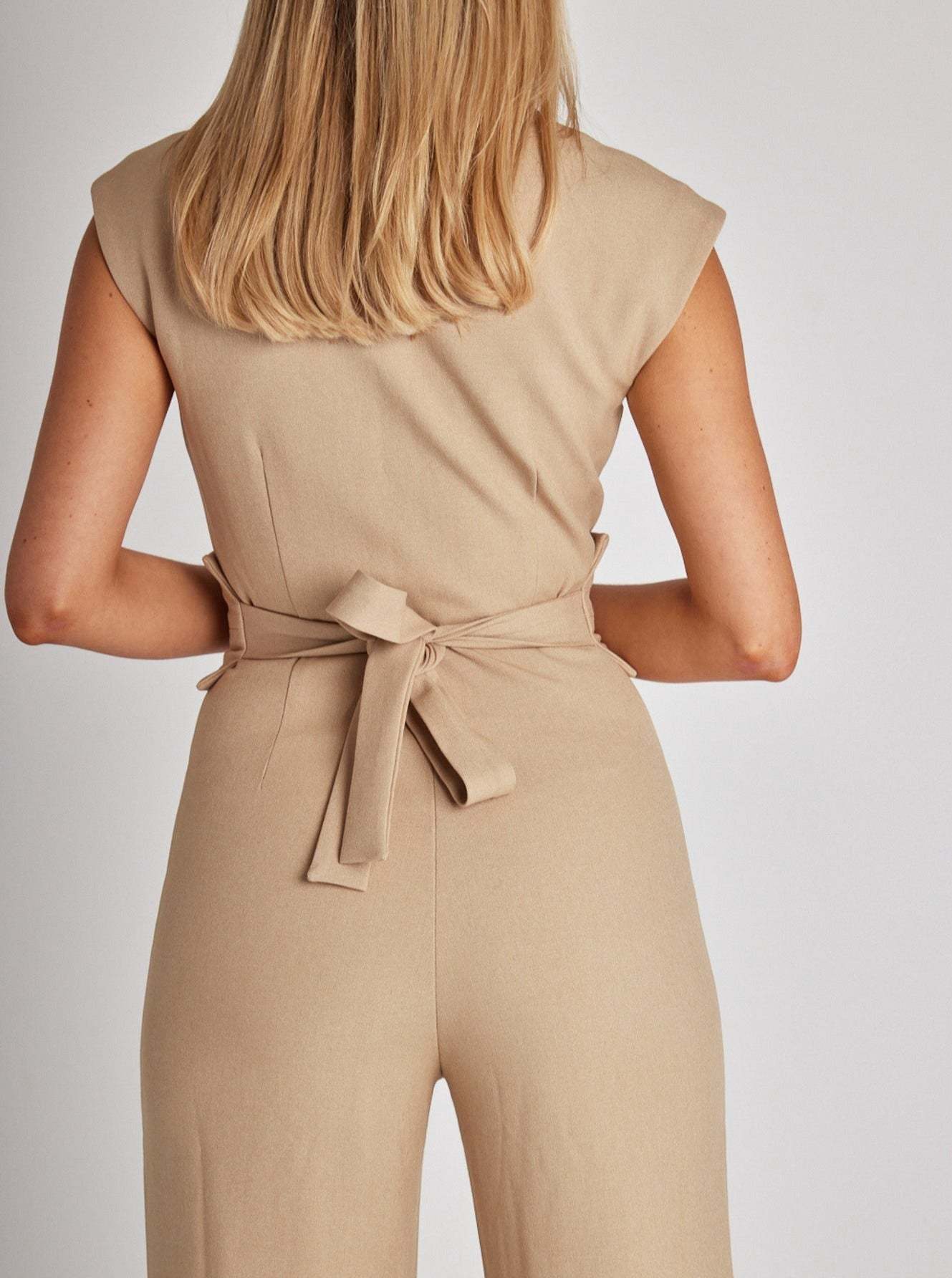 Perfekt jumpsuit til den elegante og selvsikre kvinder
