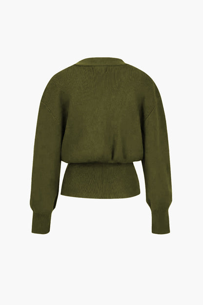 Chic strikcardigan med guldknapdetalje