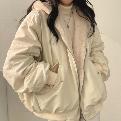 Oversized teddyjakke med hætte | Vendbar quiltet damefrakke