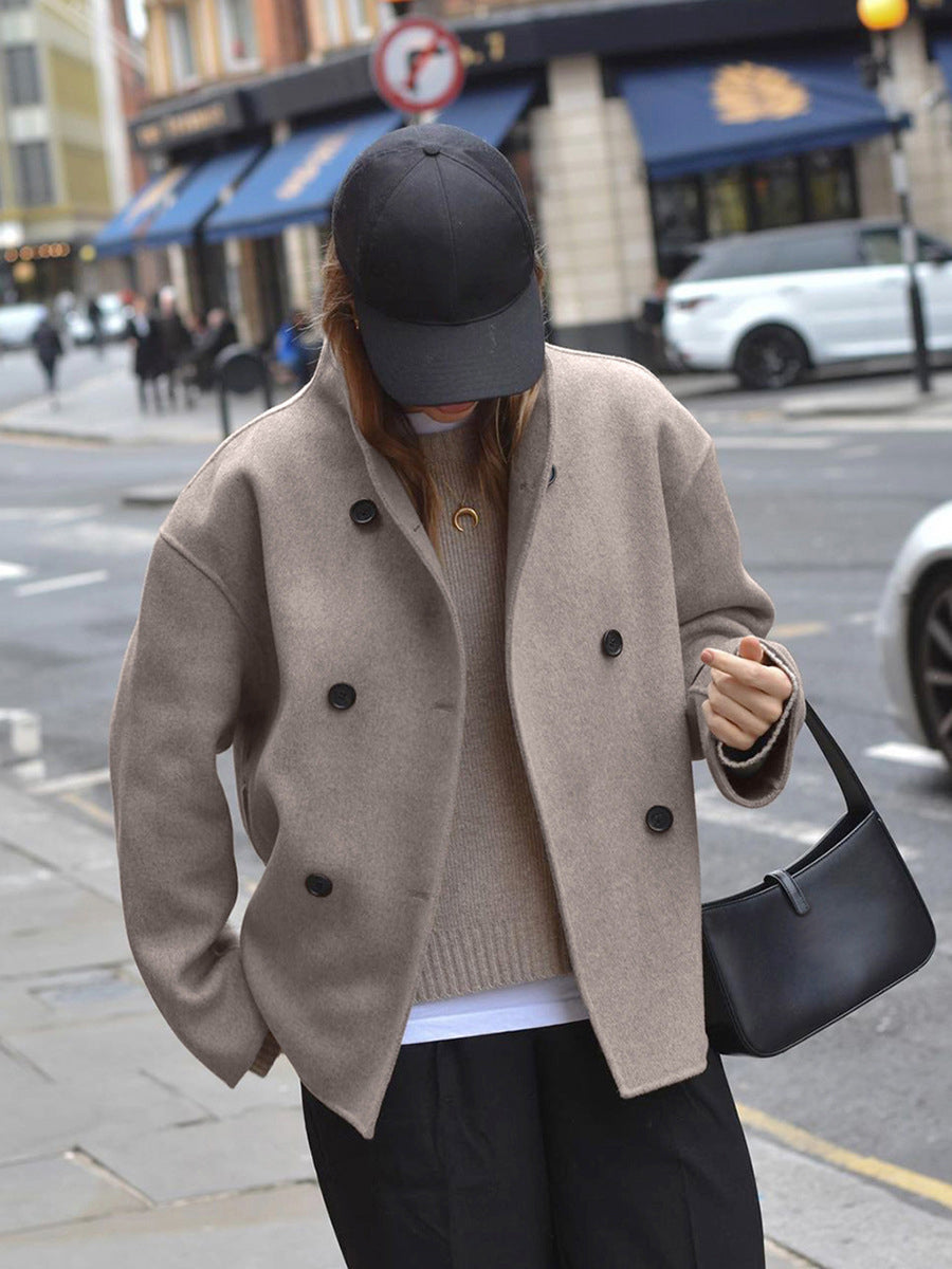 Oversized button-down jakke til damer | Kort beige jakke med moderne pasform