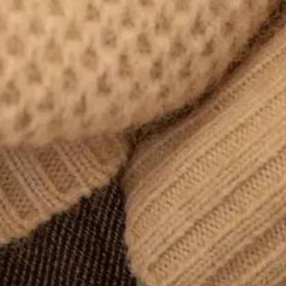 Moderne strikket cardigan til mænd
