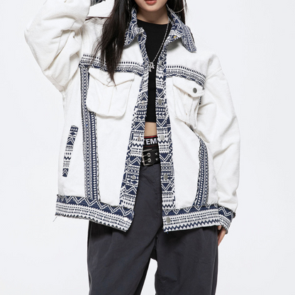 Jakke med revers i etnisk stil