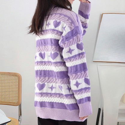 Sweater med lilla hjerter