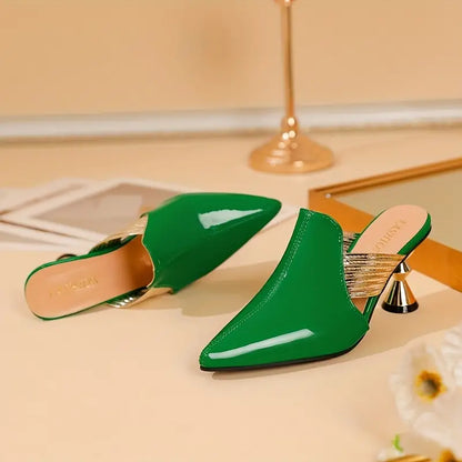 Ensfarvede, trendy sandaler til kvinder