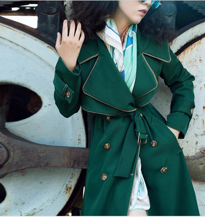 Mørkegrøn dobbeltradet ultra-lang frakke