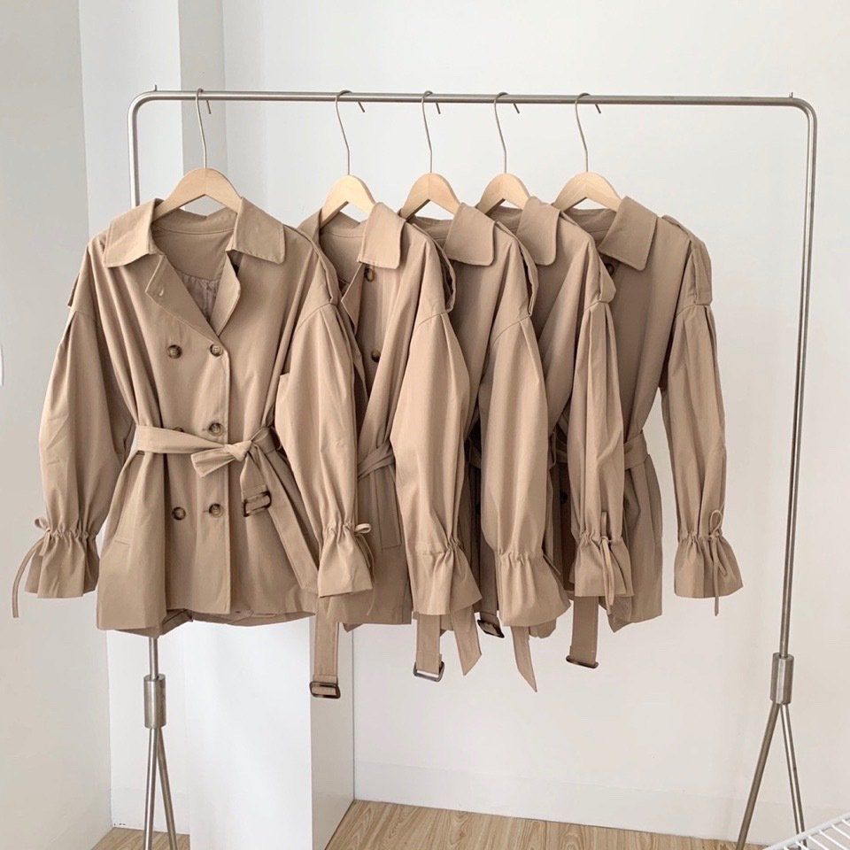 Løs frakke med hakket krave og skærf til kvinder