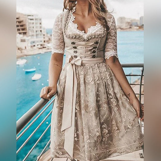 Traditionelt kostume til damer