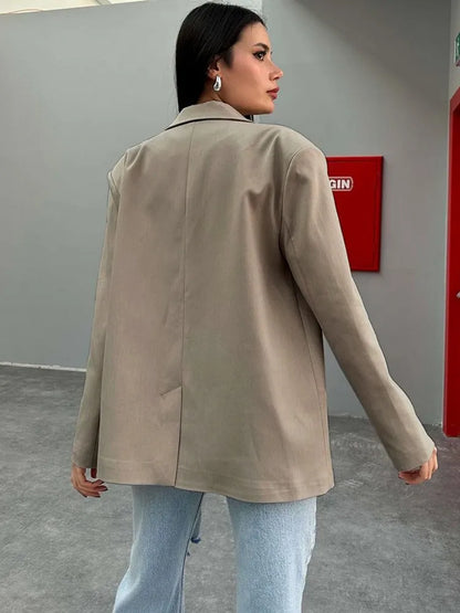Enkel og afslappet langærmet blazer