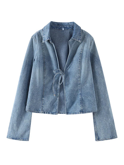 Dametop med lange ærmer og smal denim
