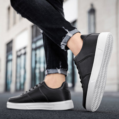 Moderigtige læder-sneakers til mænd