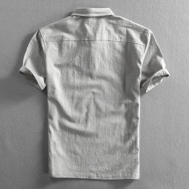 Enkel og elegant poloshirt i bomuldslinned til mænd